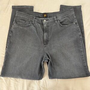 Lee Women's Legendary Mom Jean High Rise Straight Leg Washed Black 18 Long